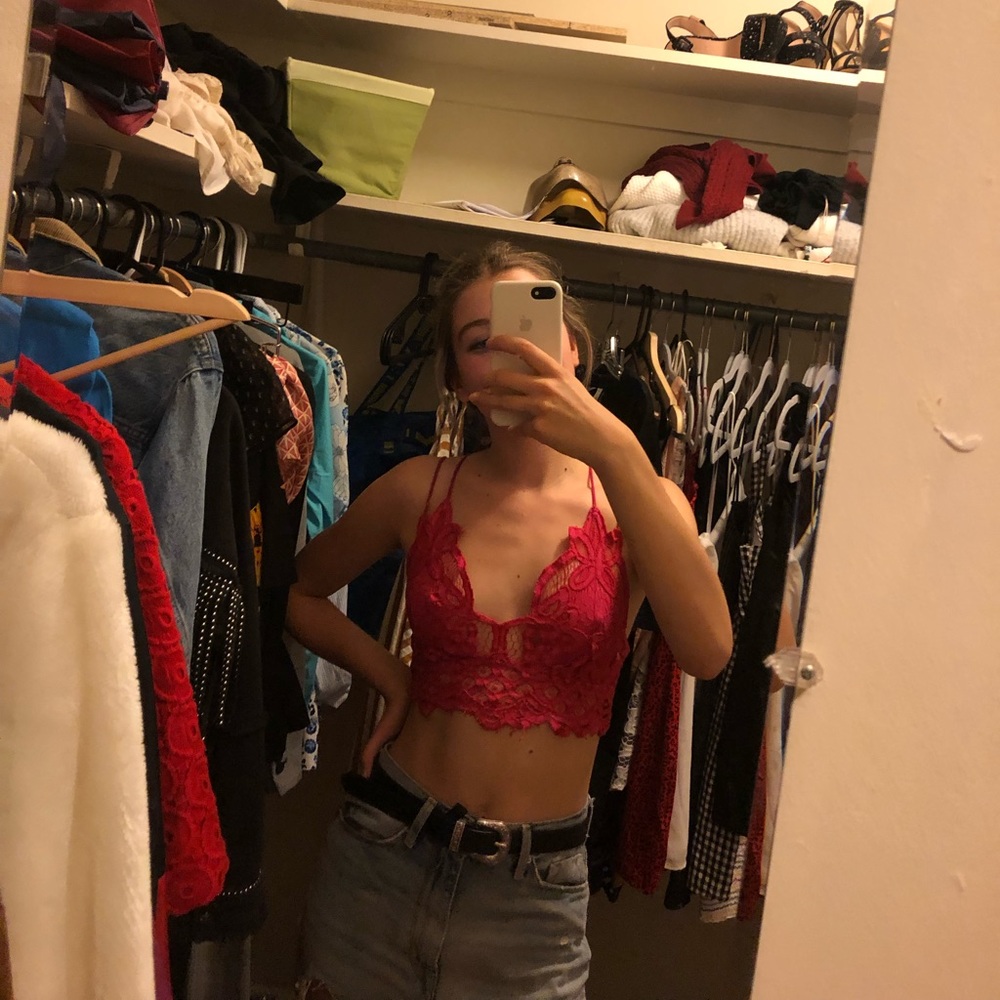 FREE PEOPLE LACE CROP TOP 💞